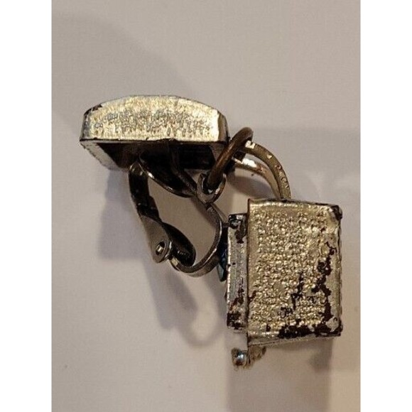 Rare Vintage Plastic Seahorse Treasure Chest Shark Ocean Theme Clip Earrings Lot - Picture 12 of 14